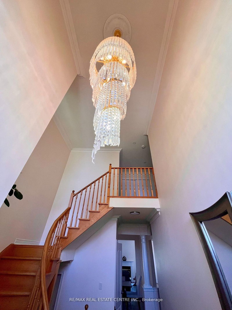 3274 Pringle Pl, Mississauga, L5M 7V7 | Image 2