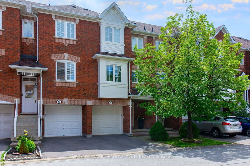 home for sale on 41-6060 Snowy Owl Crescent