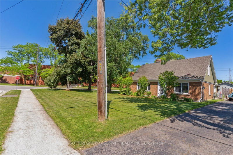 2076 Churchill Ave  Burlington, L7R 3T7 | Image 2