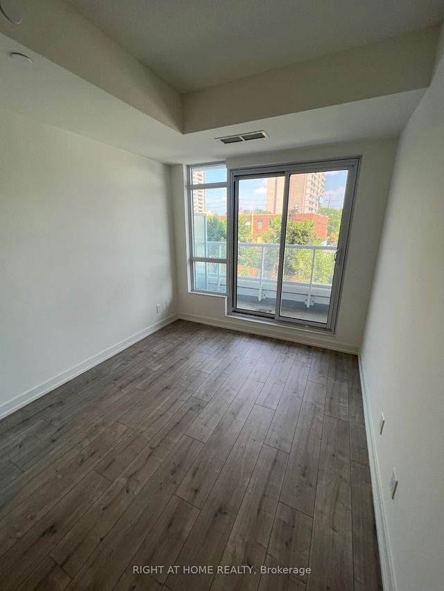 202 - 10 Wilby Crescent