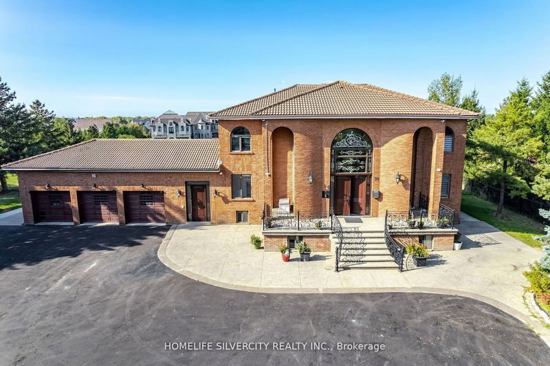 34 Estateview Circ  Brampton, L6P 0R6 | Image 2