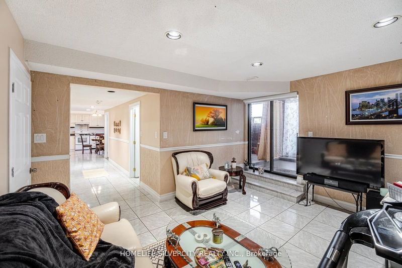 34 Estateview Circ  Brampton, L6P 0R6 | Image 35