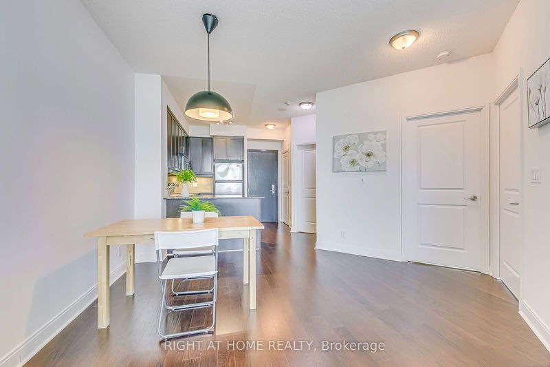 home for lease on 2909-80 Absolute Avenue