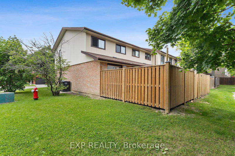 102 Dawson Cres  Brampton, L6V 3M6 | Image 5