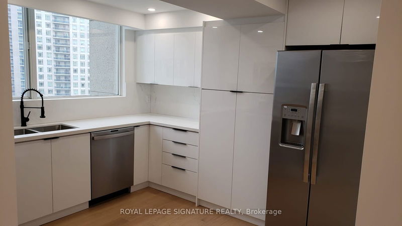 home for lease on 1009-3700 Kaneff Crescent