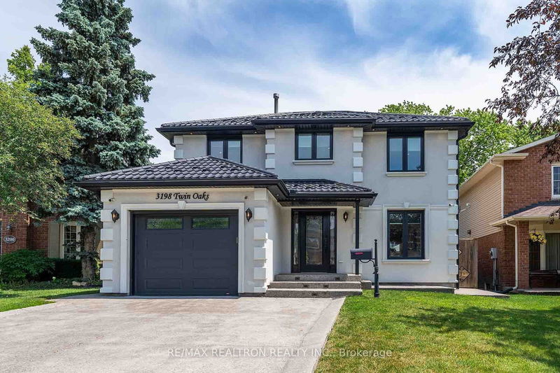 3198 Twin Oaks Cres  Burlington, L7M 3A8 | Image 1