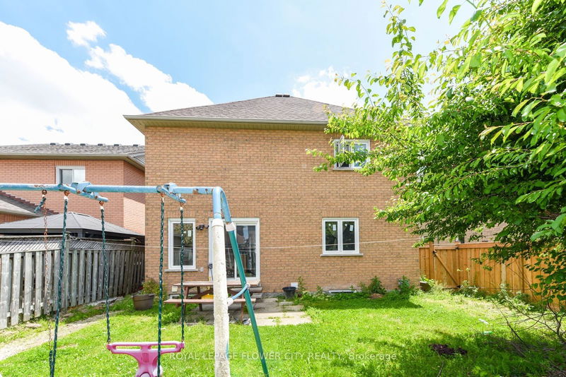 29 Rainforest Dr  Brampton, L6R 1B1 | Image 37