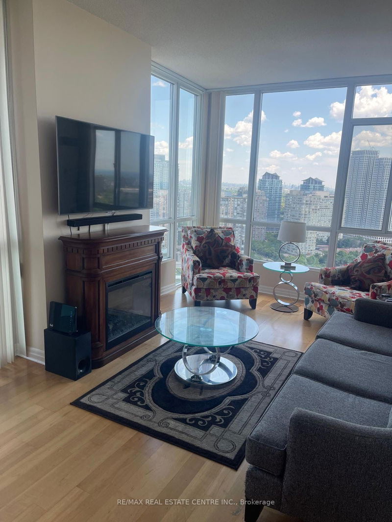 home for lease on 2402-220 Burnhamthorpe Road