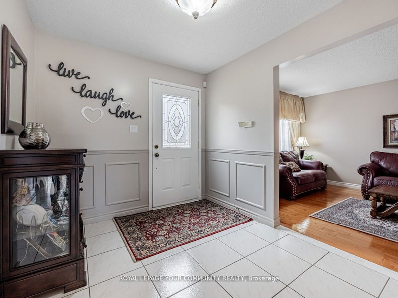 60 Newgreen Cres  Brampton, L6S 4Y5 | Image 3