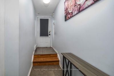 Unit 90 — 65 Turntable Cres, Toronto - Dovercourt-Wallace Emerson-Junction image-0-2