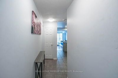 Unit 90 — 65 Turntable Cres, Toronto - Dovercourt-Wallace Emerson-Junction image-0-3
