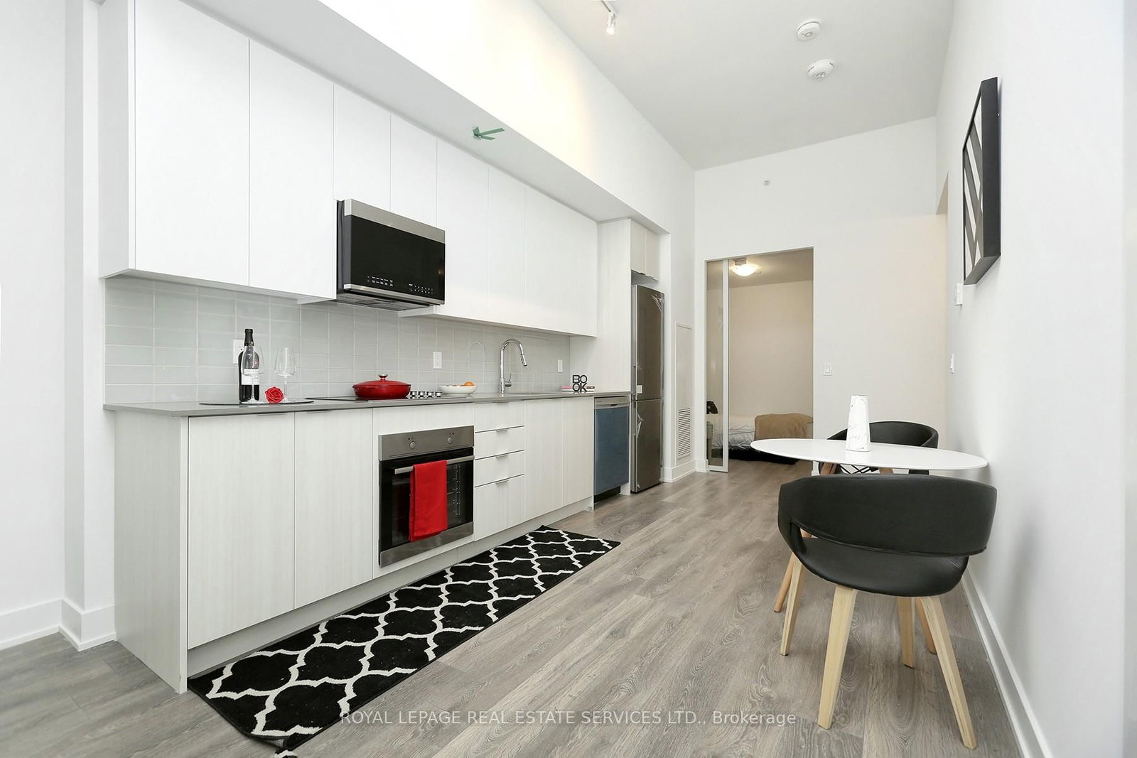 Listing Image 7