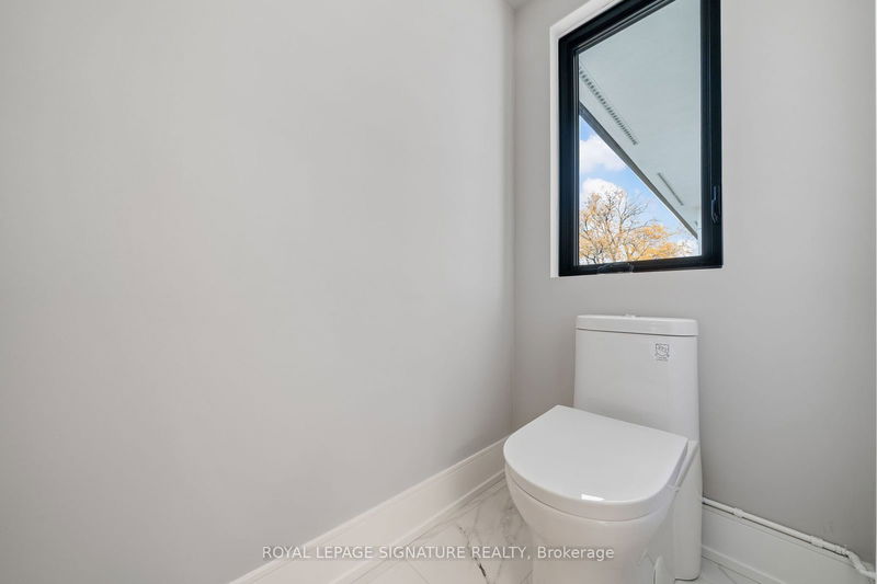 16 Walsh Ave  Toronto, M9M 1B6 | Image 32