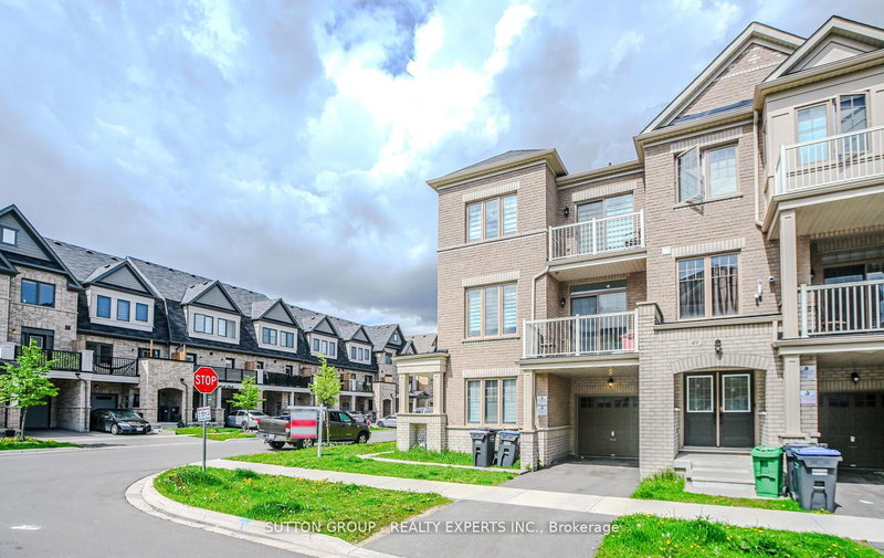 65 Fruitvale Circ, Brampton, L0P 1N0 | Image 3