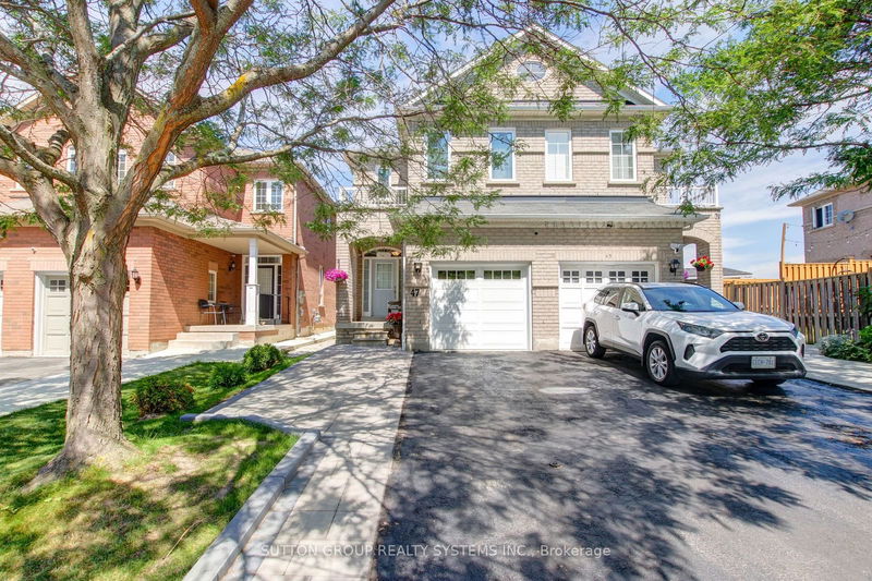 home for sale on 47 Nathaniel Crescent