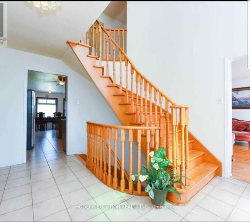 20 Plover Pl, Brampton, L6W 4C5 | Image 2