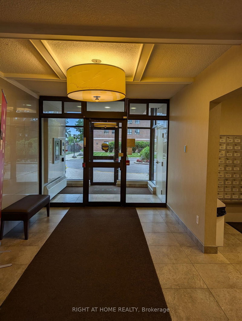 708 - 1615 Bloor St N, Mississauga, L4X 1S2 | Image 2