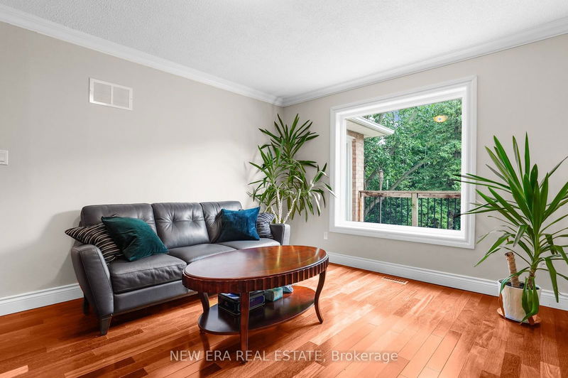 77 Rowntree Mill Rd  Toronto, M9L 1C4 | Image 7