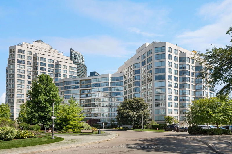 home for sale on 921-2261 Lake Shore Boulevard W