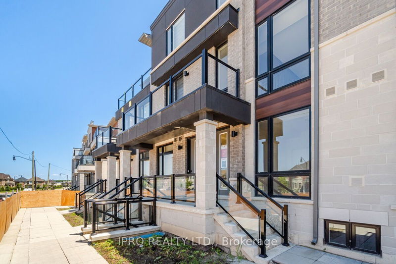 home for lease on 67-80 Knotsberry Circle