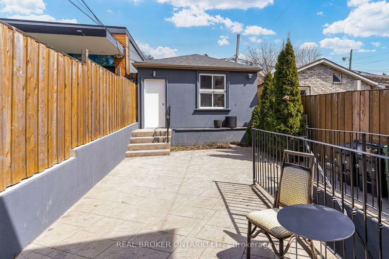 165 Caledonia Rd  Toronto, M6E 4S8 | Image 39