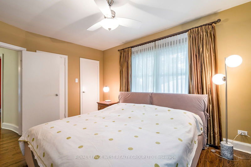 12 Kirk Bradden Rd E Toronto, M8Y 2E6 | Image 14