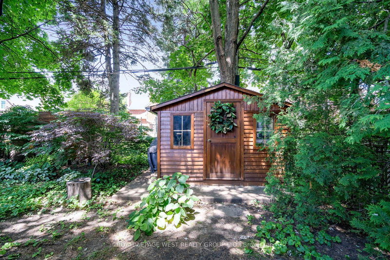 12 Kirk Bradden Rd E Toronto, M8Y 2E6 | Image 28