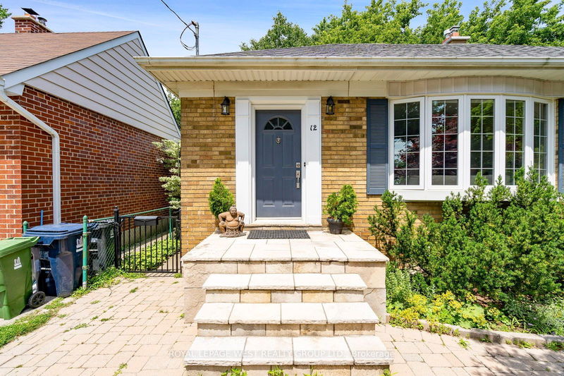 12 Kirk Bradden Rd E Toronto, M8Y 2E6 | Image 3