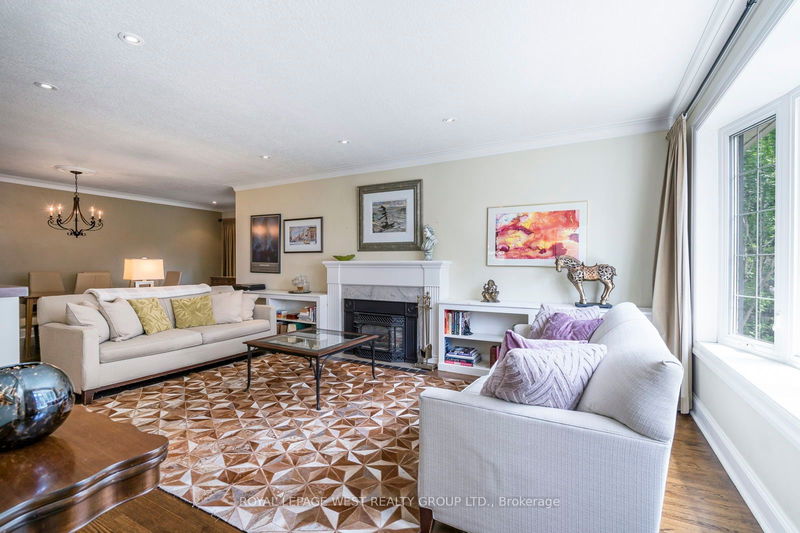 12 Kirk Bradden Rd E Toronto, M8Y 2E6 | Image 4