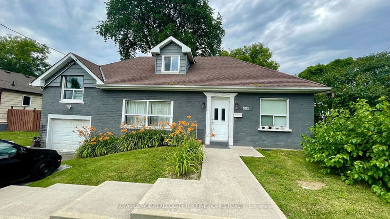 home for lease on 585 Byngmount Avenue