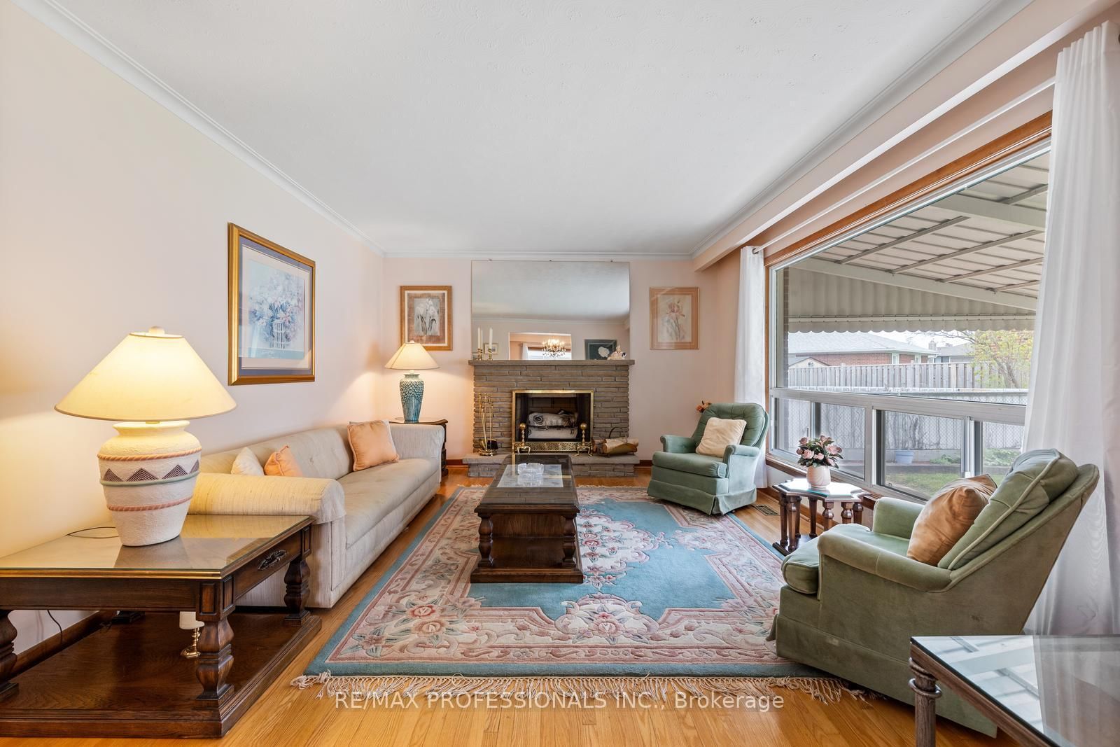 Listing Image 7