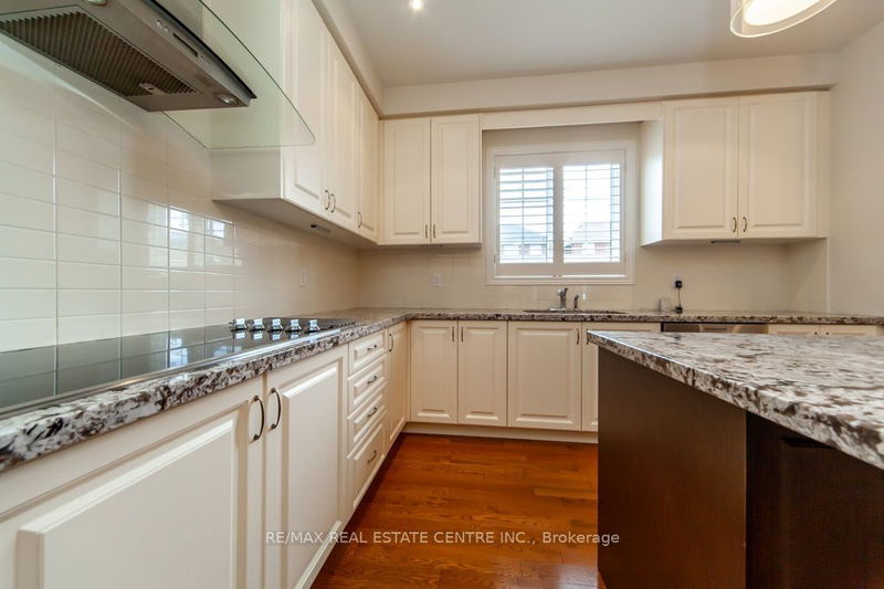 5377 Tenth Line W Mississauga, L5M 0V7 | Image 17