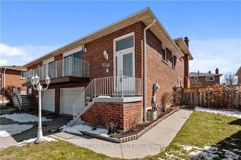 home for lease on 4208 Greybrook Crescent
