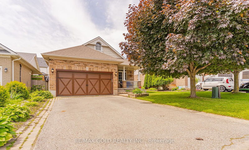 8 Fendley Rd  Orangeville, L9W 5G9 | Image 2