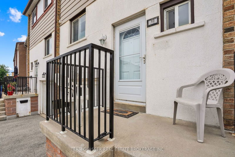  90 - 98 Moregate Cres  Brampton, L6S 3K9 | Image 5