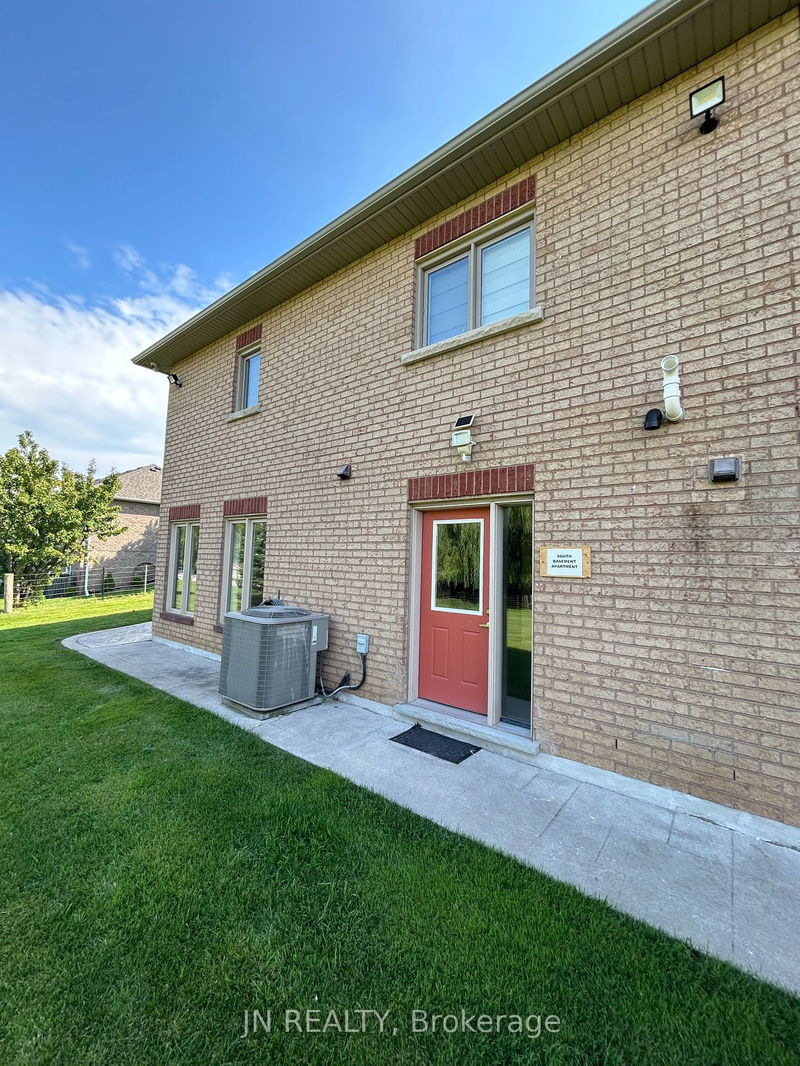 home for lease on Unit B-12389 Old Kennedy Road