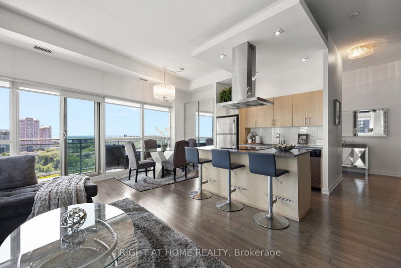1226 - 165 Legion Rd N, Toronto, M8Y 0B3 | Image 3