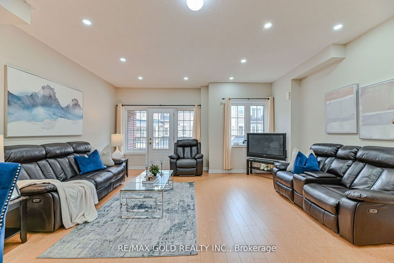 home for sale on 17 Miami Grve