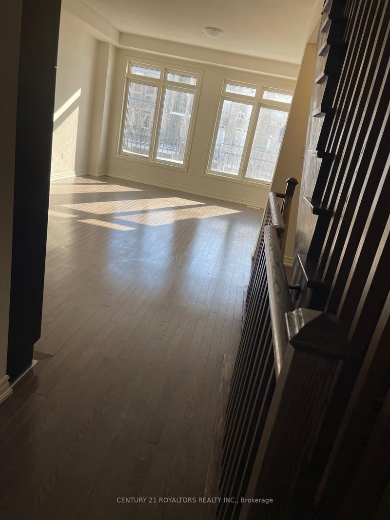 30 Arrowview Dr, Brampton, L7A 0B7 | Image 3