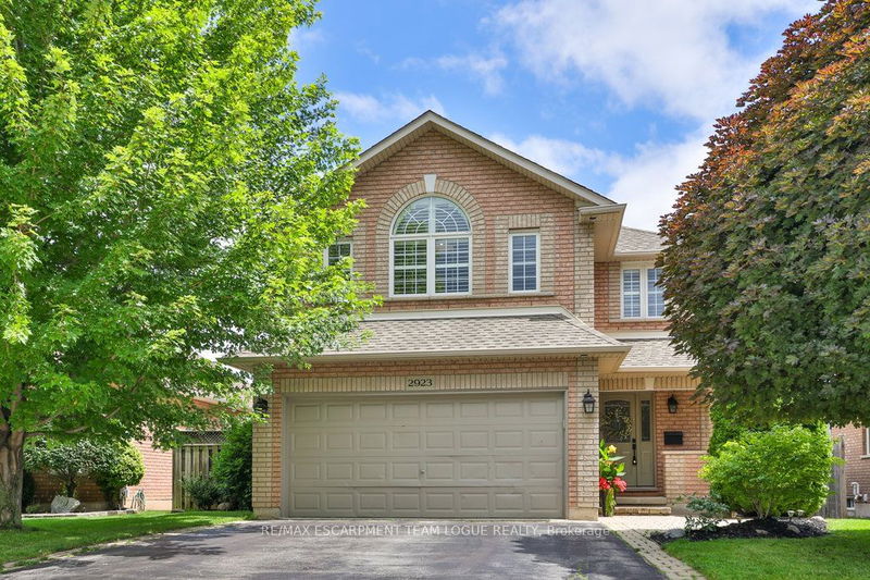home for sale on 2923 DARIEN Road