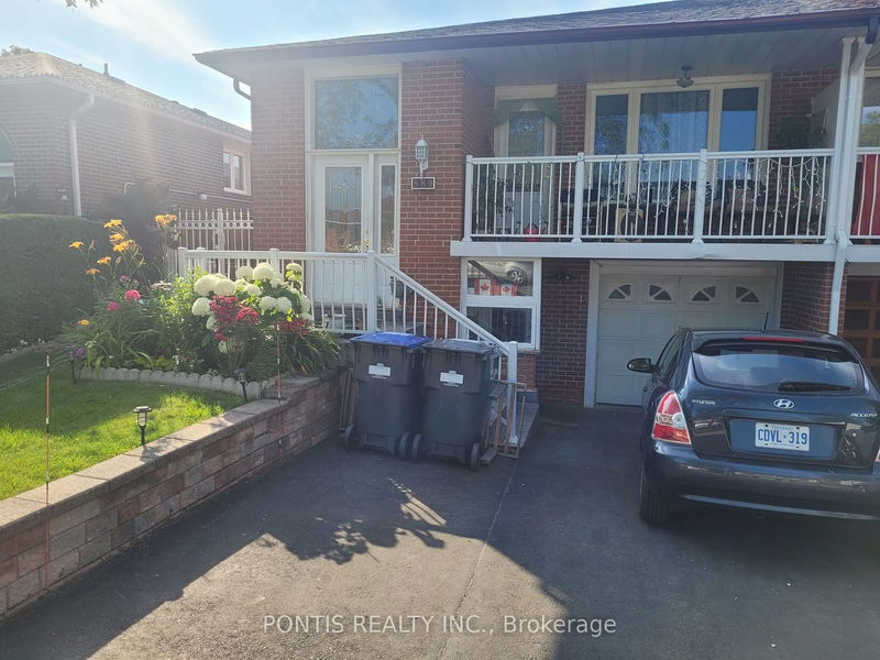 home for lease on Main-889 Blairholm Avenue