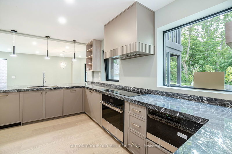 324 Riverside Dr  Toronto, M6S 4B2 | Image 3