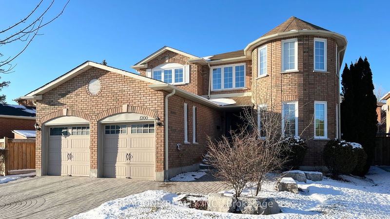 home for lease on Upper-1200 Greenwood Crescent