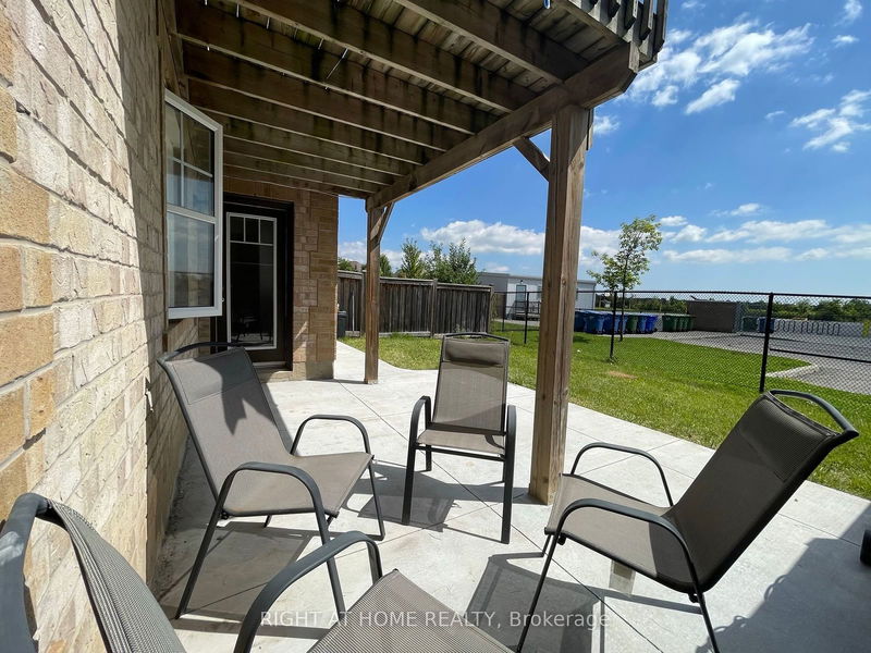 home for lease on 366 Pringle Avenue S