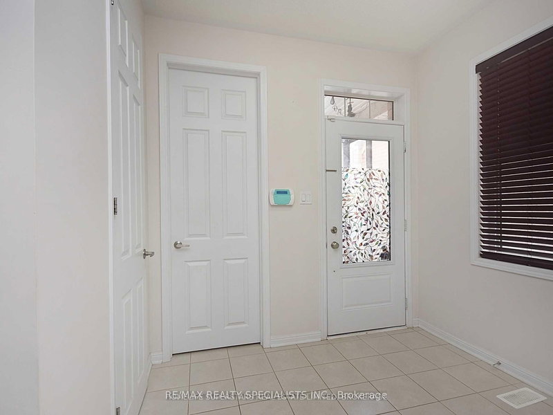 94 Robert Parkinson Dr, Brampton, L7A 0Z3 | Image 3