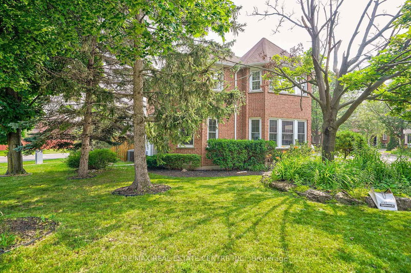 6202 Tenth Line W, Mississauga, L5N 5T2 | Image 2