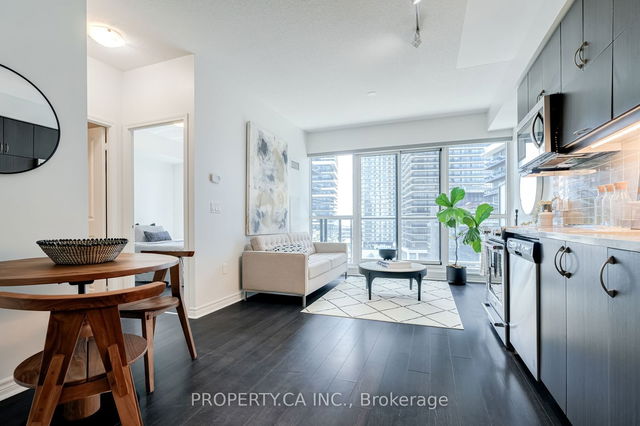 1004 - 39 Annie Craig Drive N