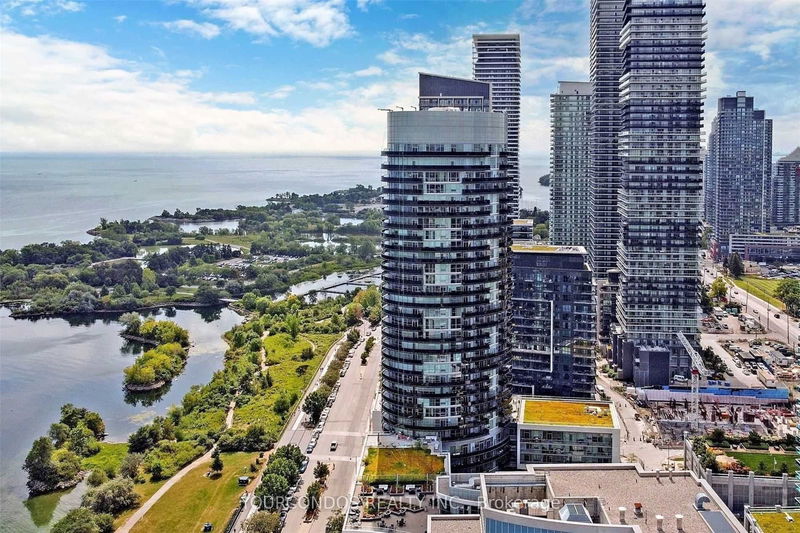home for lease on 2204-80 Marine Parade Drive