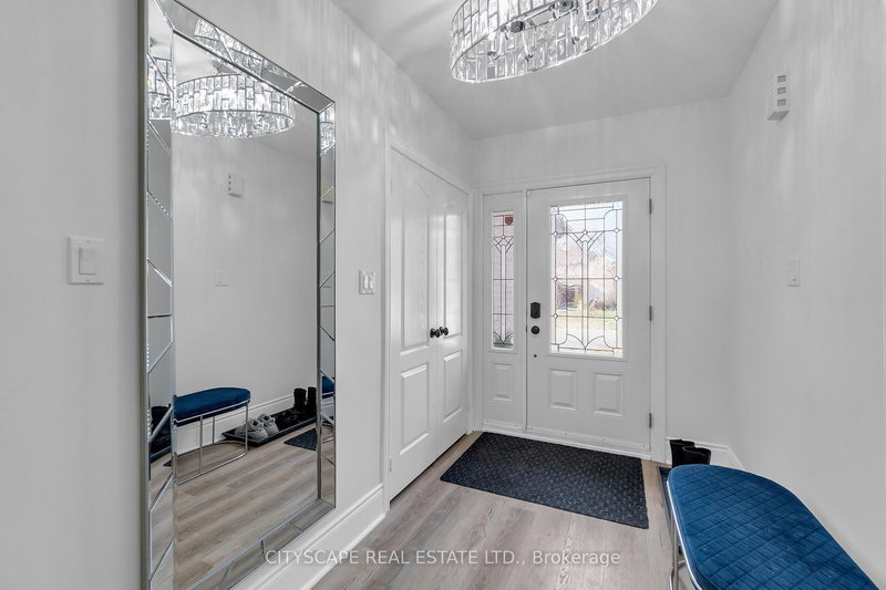 6421 Donway Dr, Mississauga, L5V 1J4 | Image 3