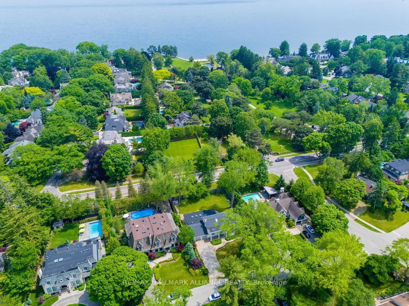 1316 Cambridge Dr, Oakville, L6J 1S3 | Image 2